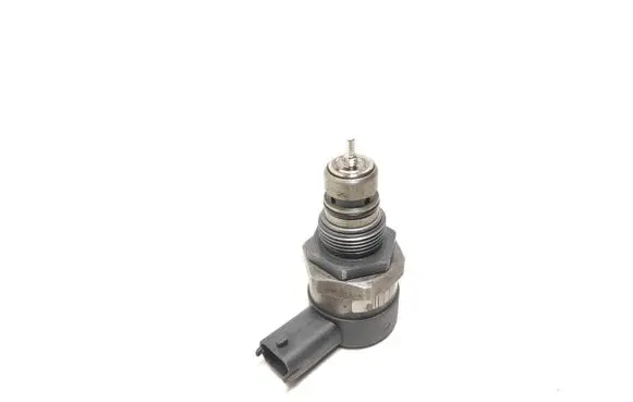 Volvo S80 Fuel pressure regulator 30777576