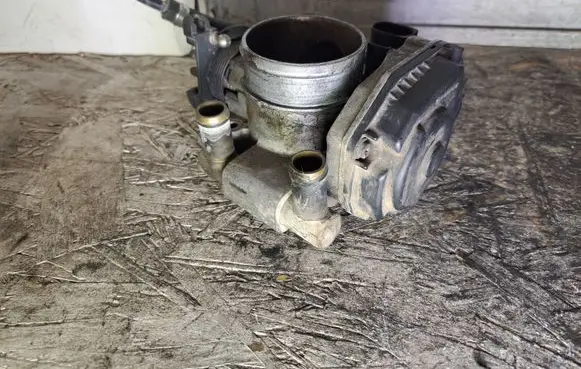 Volkswagen PASSAT B5 Throttle valve 058133063H 408237212002 408237212