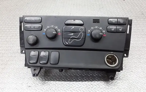 Volvo V70 Climate control unit 8697140
