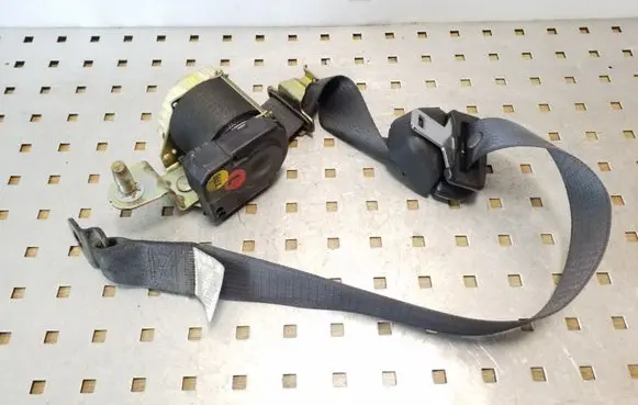 Jeep Cherokee III KJ Rear seatbelt P5GZ021DVAF