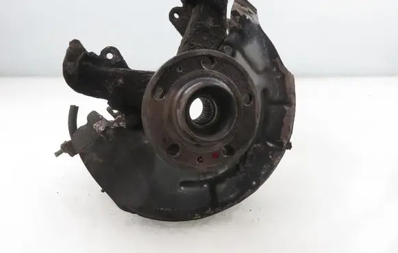Volkswagen Polo IV 9N3 Front wheel hub spindle knuckle 