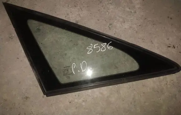 Toyota Previa (XR30, XR40) II Front triangle window/glass 