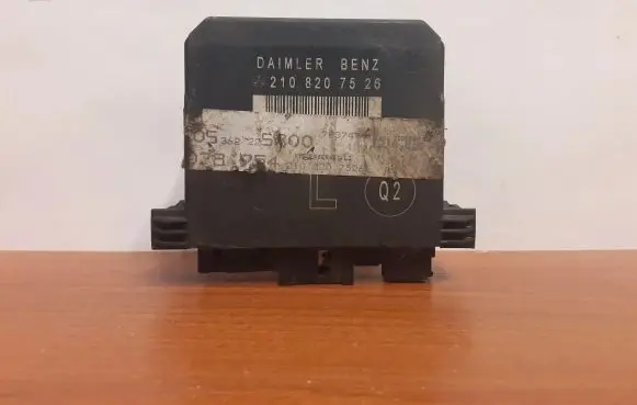 Mercedes-Benz E W210 Door control unit/module 2975 2108207526