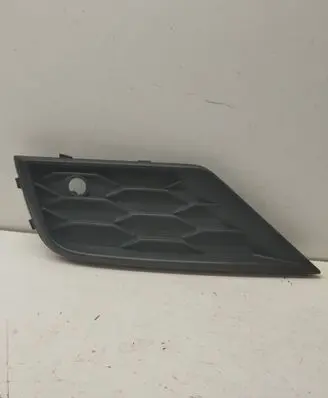 Volkswagen Tiguan Front bumper lower grill 5NA853665A