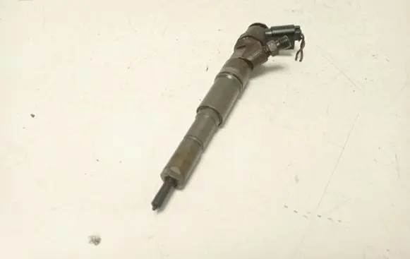 BMW 5 E60 E61 Fuel injector 7794652