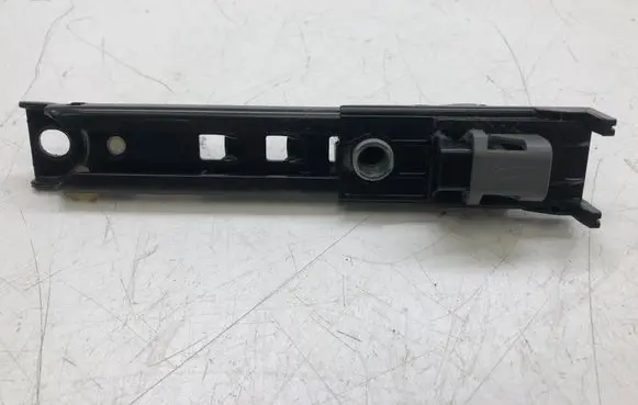 Opel Insignia A Seat belt adjustment rail 13577246