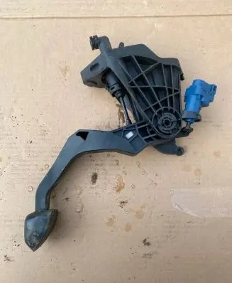 Volkswagen Polo V 6R Clutch pedal 6R1721059AA 127560