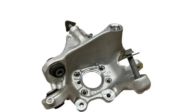 BMW M8 F93 Gran Coupe Rear wheel hub spindle/knuckle 8073971 33308073971