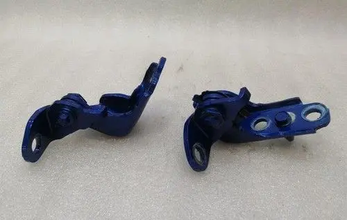 Ford Mustang VI Front door upper hinge FR3Z6322811A