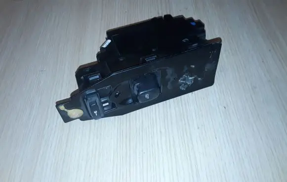 Volvo V70 Electric window control switch 30732817