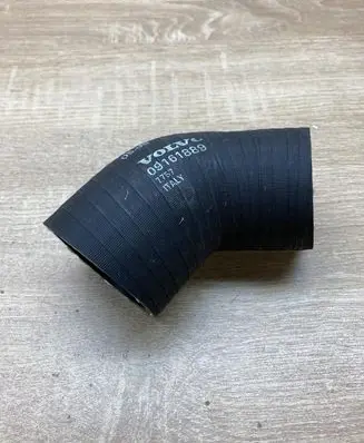 Engine coolant pipe/hose