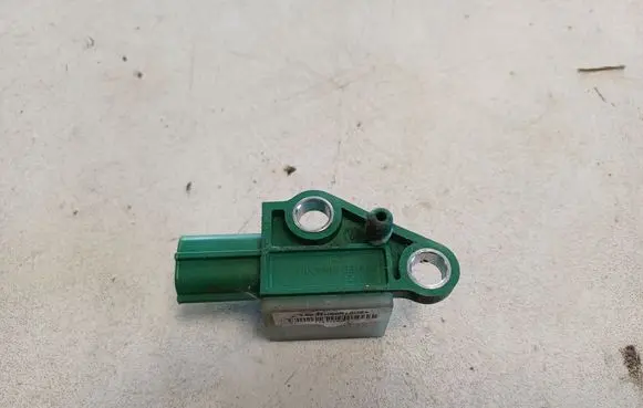 Volkswagen PASSAT B6 Airbag deployment crash/impact sensor 3C0909606