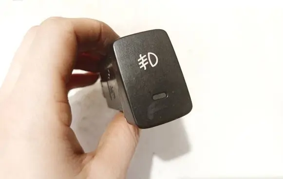 Fog light switch