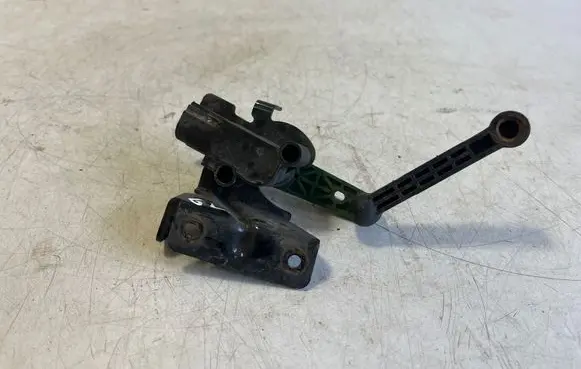 Audi Q3 F3 Headlight/headlamp level sensor 5Q0907503