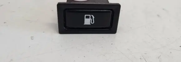 Toyota Avensis T250 Fuel tank opening switch 156795