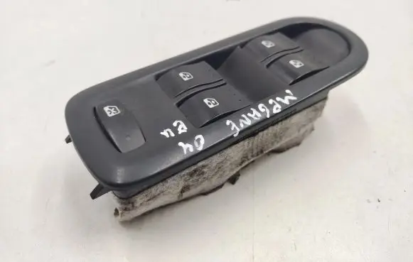 Renault Megane II Electric window control switch 156018070