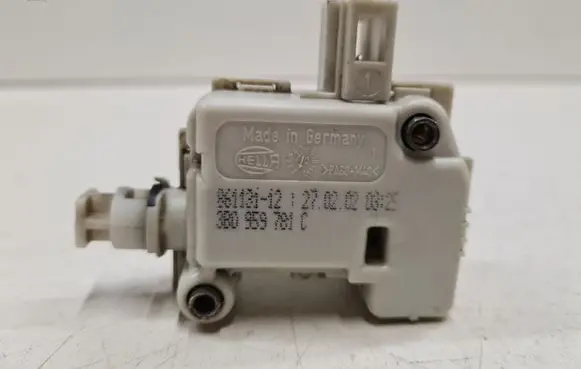Volkswagen Polo Tailgate boot lock/latch motor 3B0959781C