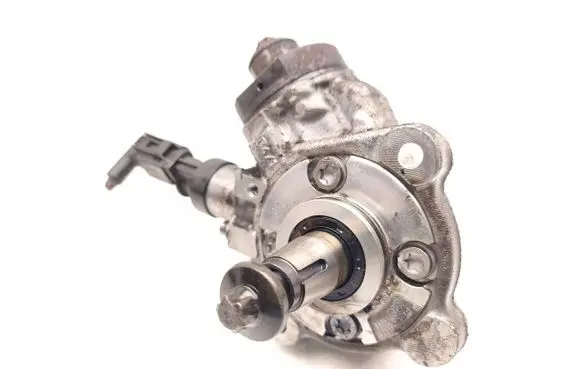 BMW 1 E81 E87 Fuel injection high pressure pump 7797874 0445010506