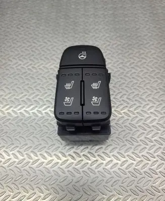 KIA Niro Steering wheel heating switch 4C72001400