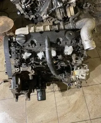 Peugeot 406 Engine