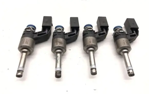 Volkswagen Golf V Fuel injectors set 03C906036E