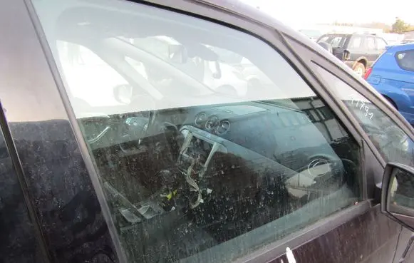 Ford S-MAX Front door window glass four-door 