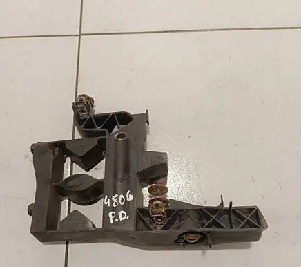 Audi A7 S7 4G Headlight/headlamp mounting bracket 4G8805608
