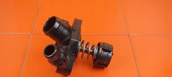 BMW 2 F45 Thermostat/thermostat housing B38A15A