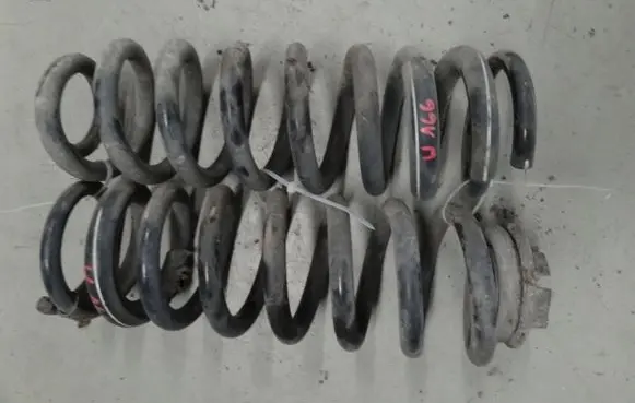 Mercedes-Benz ML W166 Rear coil spring