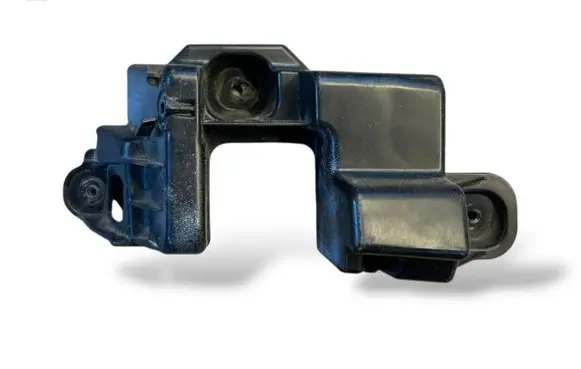 Rear bumper mounting bracket