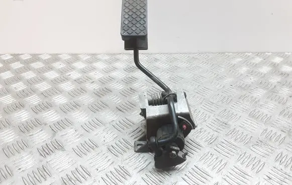 Audi A6 S6 C4 4A Accelerator throttle pedal 4A1721507G