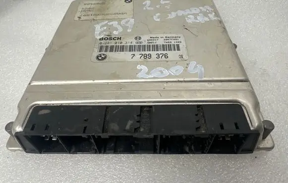 BMW 5 E39 Engine control unit/module 0281010314 7789376 28RTF091