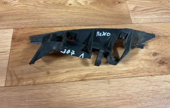 Peugeot 307 Front bumper mounting bracket 9643074580