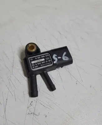 Mercedes-Benz E W212 Exhaust gas pressure sensor A6429050100 0281006279 131106T0501E