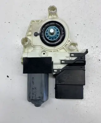 Seat Altea XL Rear door window regulator motor 1K0959704M 973622106
