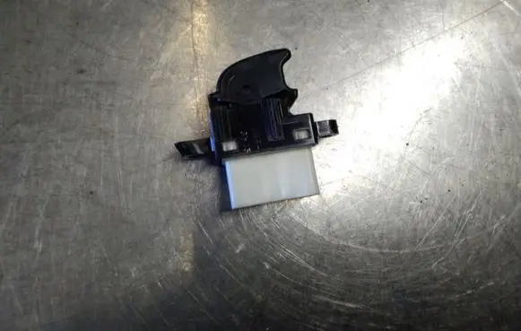 Mazda 6 Electric window control switch