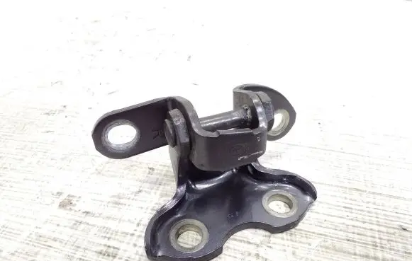 Lexus CT 200H Rear door upper hinge