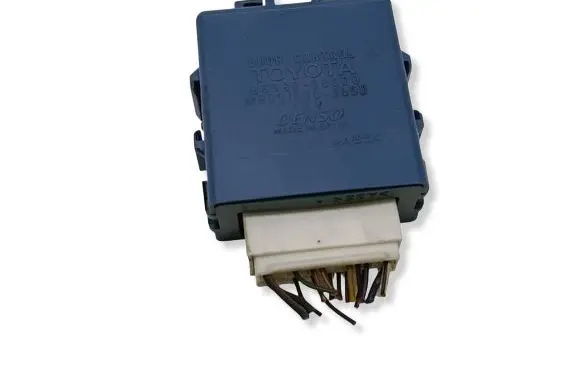 Toyota Yaris Door central lock control unit/module 859800D020 MB0515003650