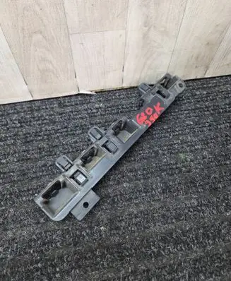 BMW 3 G20 G21 Fender mounting bracket 7428035 15857711