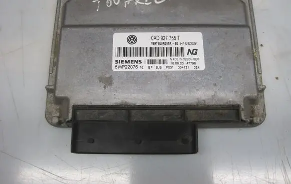 Volkswagen Touareg I Gearbox control unit/module 0AD927755T