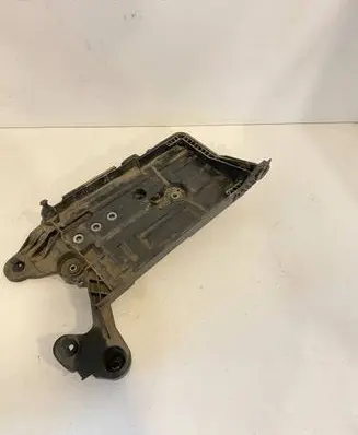 Skoda Superb B8 (3V) Battery tray 5Q0915321J 5Q0915331K