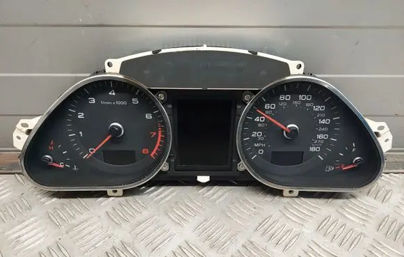 Audi Q7 4L Speedometer (instrument cluster) 4L0920984C