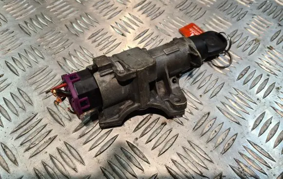 Volkswagen Golf IV Ignition lock 4B0905851C