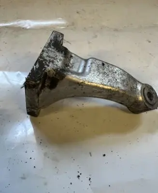 SsangYong Kyron Engine mounting bracket A6652231104
