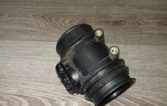 Volvo V70 Mass air flow meter MB1974080040 9202199