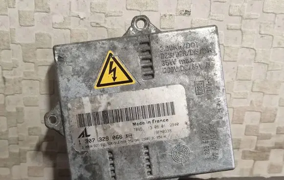 Headlight ballast module Xenon