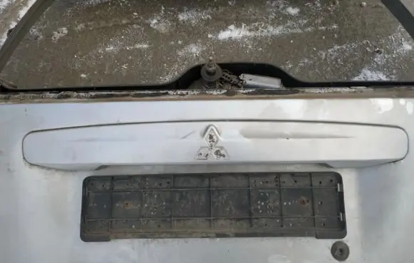 Mitsubishi Space Star Trunk door license plate light bar