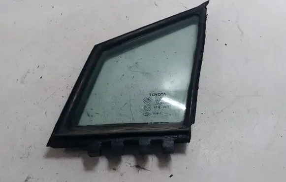 Toyota Corolla Verso E121 Front door vent window glass four-door 682160F010