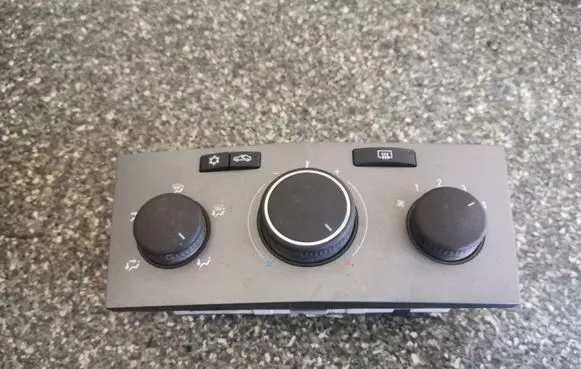 Opel Zafira B Climate control unit 13231057