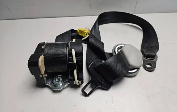 Volkswagen Caddy Front seatbelt 33014051